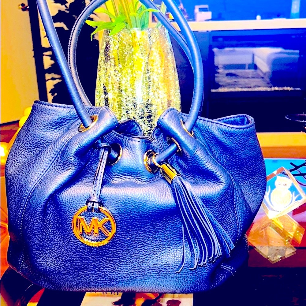 Michael Kors Navy Blue Leather Tote, perfect for the office or play!! - Picture 10 of 15